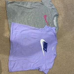 2 Nike tshirts